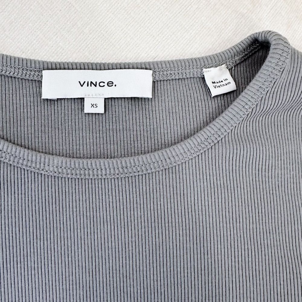 Vince Ribbed Gray Top - Picture 2 of 3